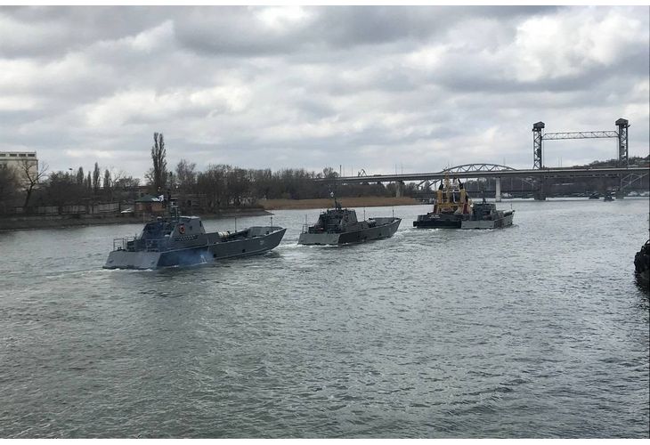 Кораби от Каспийската флотилия се прехвърлят в Черно море Кораби от Каспийската флотилия се прехвърлят в Черно море
